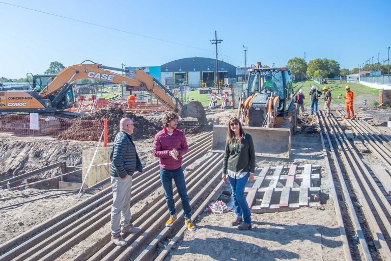 Andreotti recorrió las obras del túnel de la Avenida Sobremonte