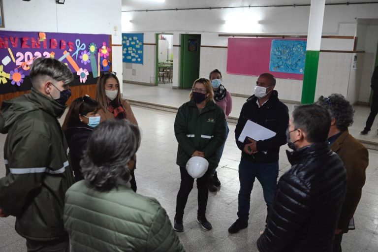 Remodelan escuela en 9 de Abril