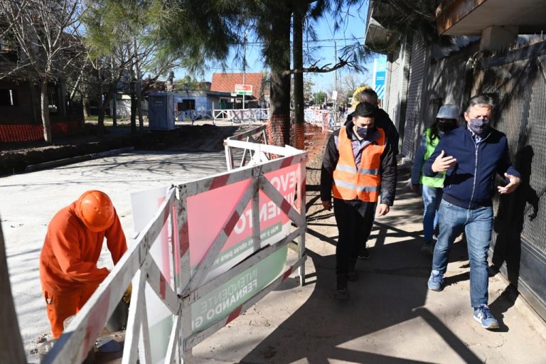Avanza pavimentación de 9 de Julio en Esteban Echeverr