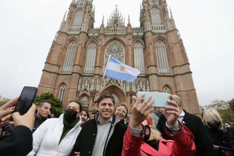 Kicillof resaltó que “gobernar es pensar en los que menos tienen”