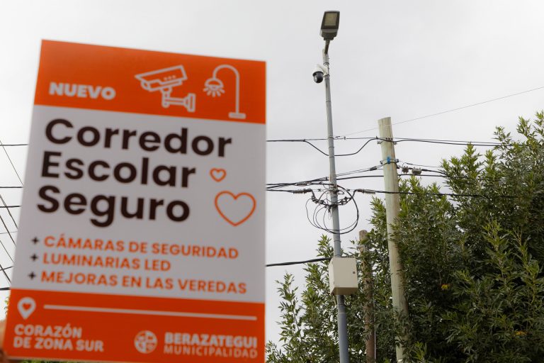 Construyen corredor escolar en El Pato