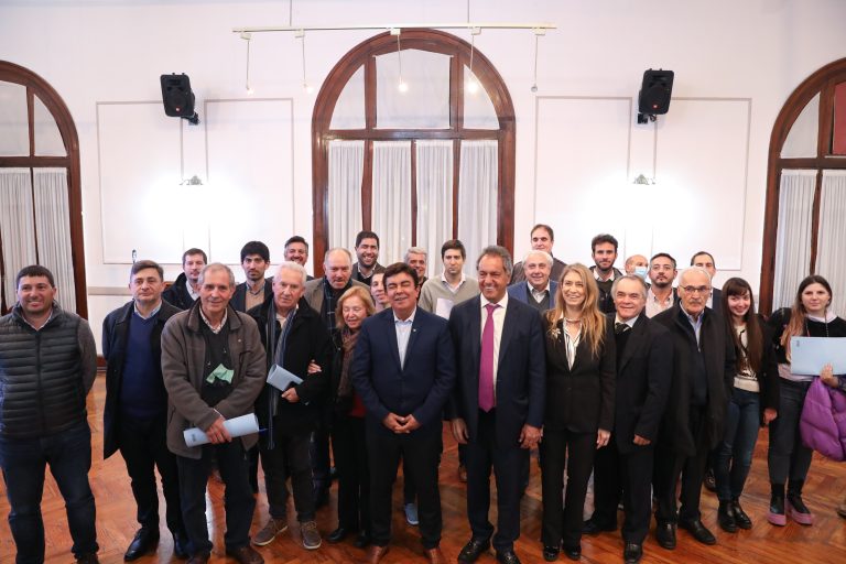 Espinoza presentó junto a Scioli la Misión Comercial que realizará La Matanza en Brasil