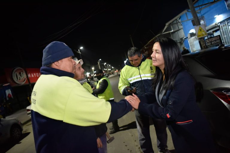 Correa recorrió las obras en el centro comercial de Grand Bourg 