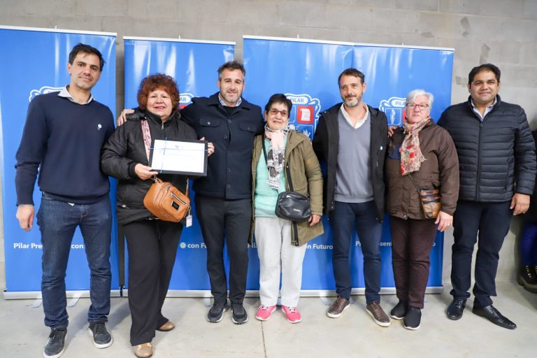 Achával, junto a representantes de Centros de Jubilados de Pilar