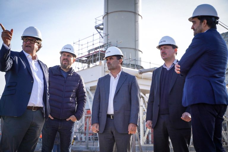 Granados recorrió la Central Termoeléctrica de Ezeiza junto a Martínez y Basualdo