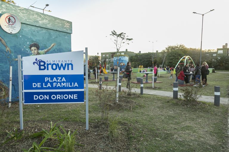 Inauguran plaza La Familia en Don Orione
