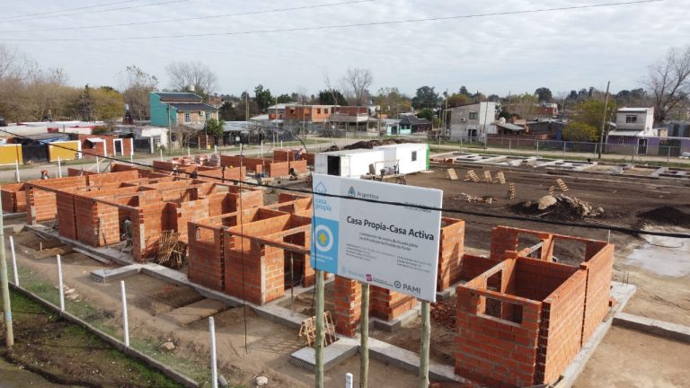 Construyen complejo habitacional en barrio La Yaya