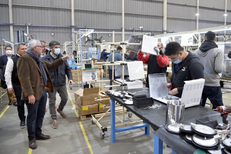 Zamora destacó el desarrollo y aporte tecnológico de la empresa Nexina en Ricardo Rojas