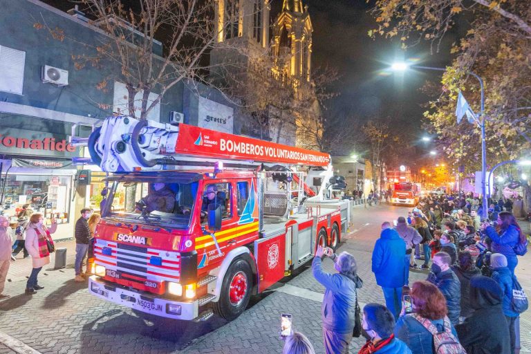 Bomberos de San Fernando presentaron nuevas autobombas