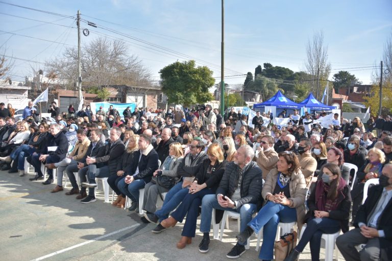 Descalzo, Katopodis y Galmarini inauguraron nuevas redes de agua potable en Ituzaingó