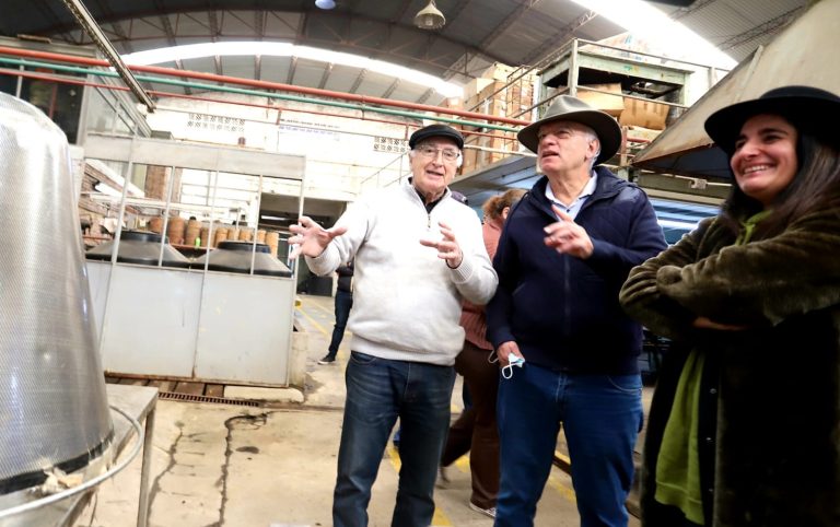 Grindetti recorrió una empresa en el Día del Inmigrante Italiano