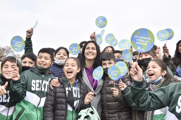 Alumnos de sexto año de las Escuelas de Malvinas Argentinas hicieron la Promesa al Ambiente  