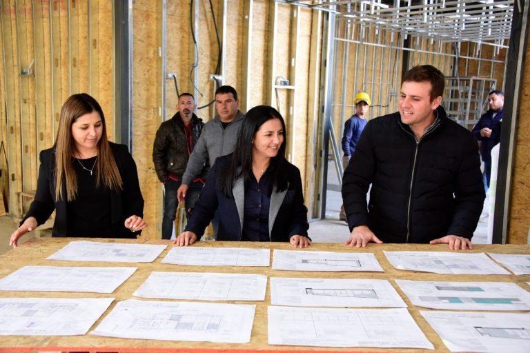 Correa supervisó el avance de obra del Centro de Desarrollo Infantil de Los Polvorines