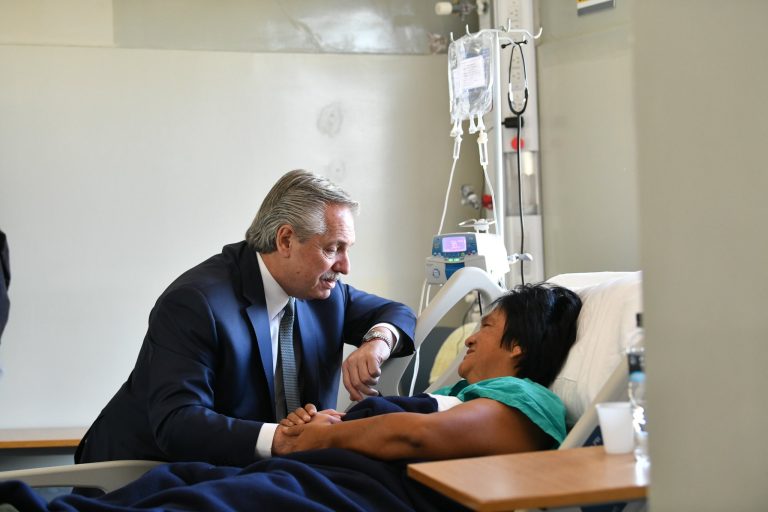 Alberto Fernández visitó a Milagro Sala y denunció “un sistema de persecución”