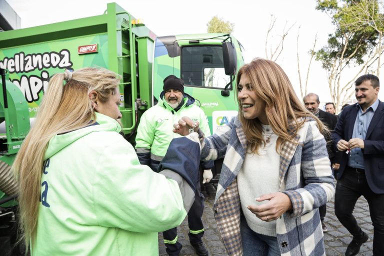 Chornobroff y Sierra entregaron nuevo equipamiento para Higiene Urbana de Avellaneda