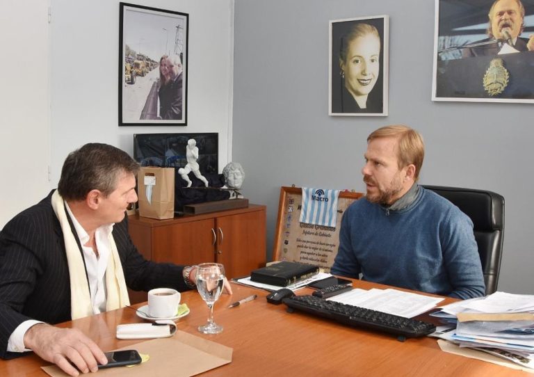Gastón Granados firmó un convenio para la compactación de vehículos abandonados