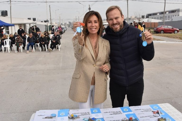 Nueva entrega de viviendas en el barrio Procrear II de Ezeiza