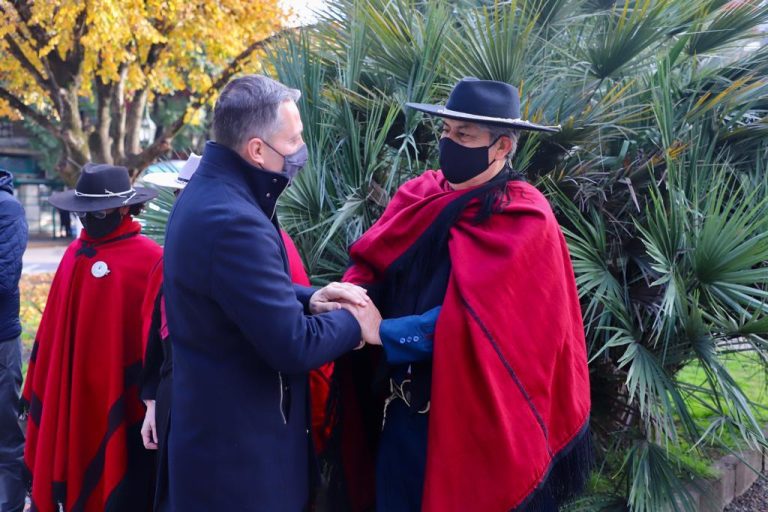 Gray recordó al general Güemes junto a la Agrupación de Residentes Salteños