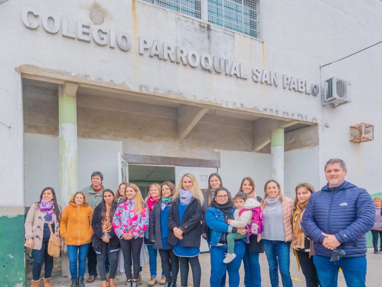 San Fernando ayuda con pintura, mobiliario y la renovación de sus veredas al Colegio San Pablo