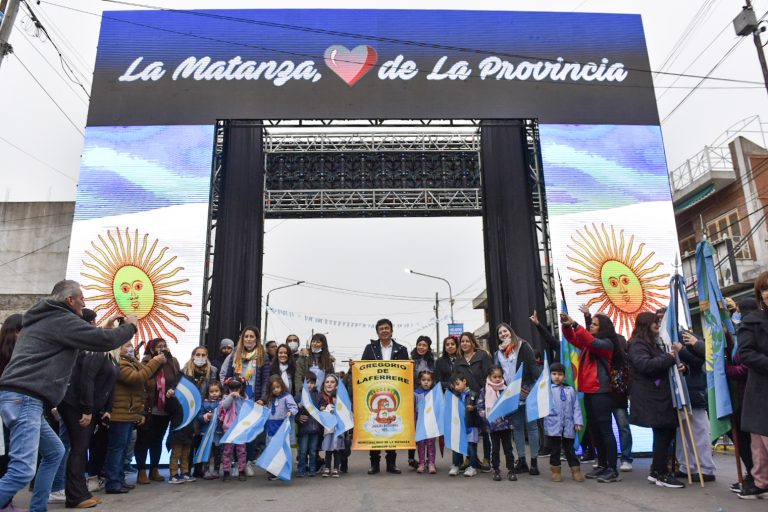 Espinoza: “Acá honramos la celeste y blanca transformando la vida de nuestra gente”