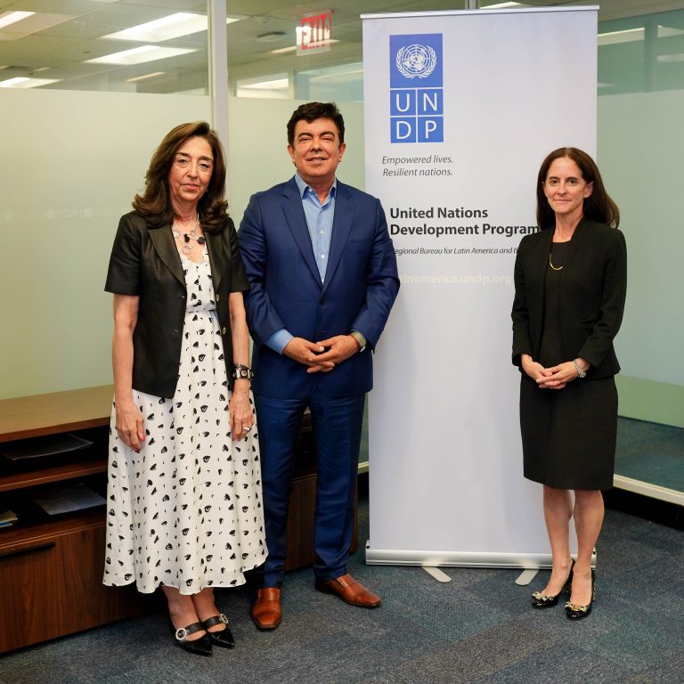 Espinoza continúa su viaje por Estados Unidos para generar alianzas ligadas a la innovación