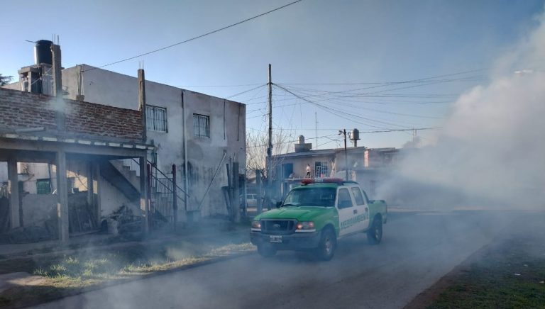 Trabajos de fumigación en Esteban Echeverría