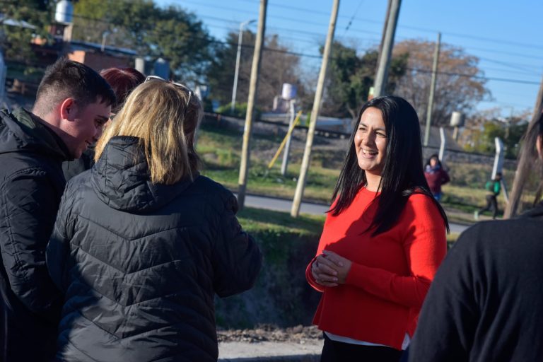 Correa visitó la obra de la calle Cuzco en Tierras Altas