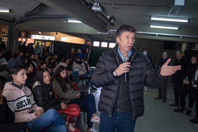 Posse participó del primer encuentro del programa Tomá la Voz va a la escuela_