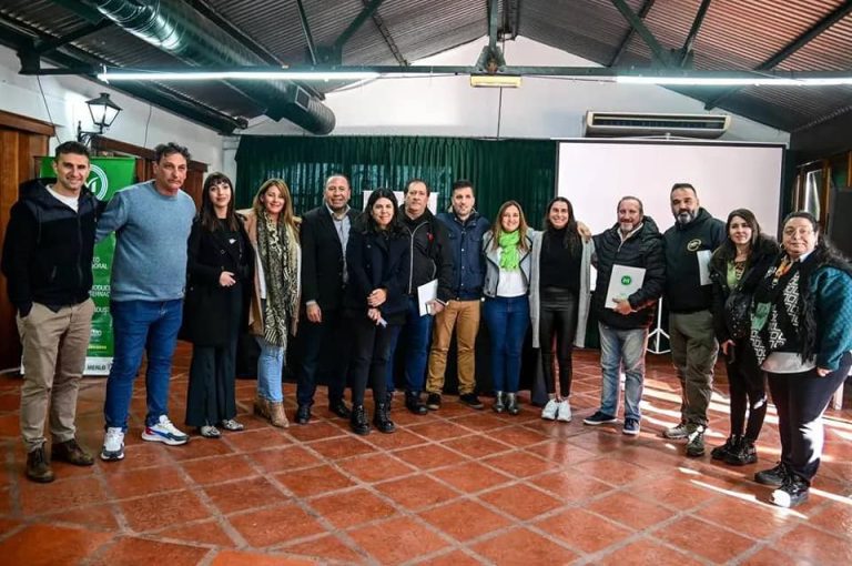 Karina Menéndez:  “Queremos que el país salga adelante”