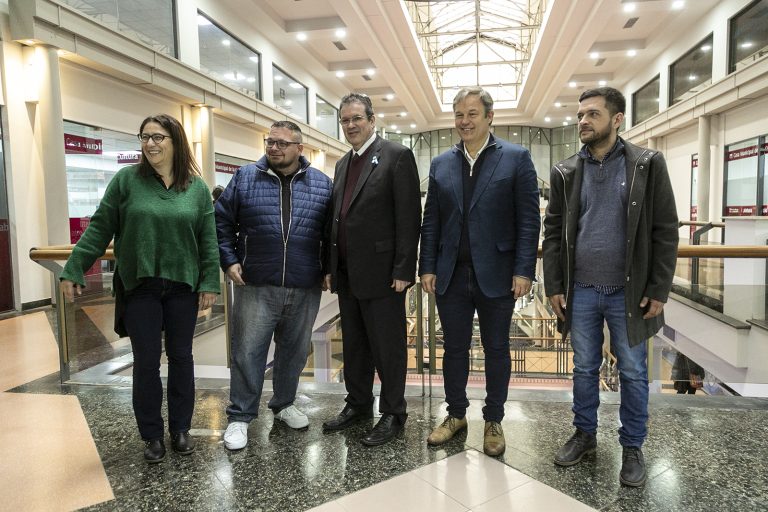 Tristán Bauer y Fabiani recorrieron la Casa de la Cultura en Adrogué