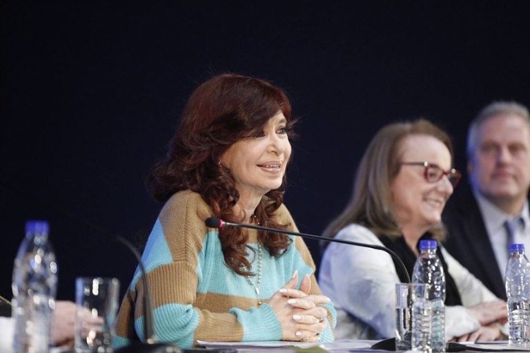 Cristina dijo que la renuncia de Guzmán fue “un inmenso acto de irresponsabilidad política”