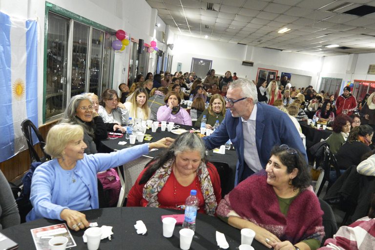 Zamora destacó la labor social y comunitaria de decenas de mujeres de Rincón de Milberg