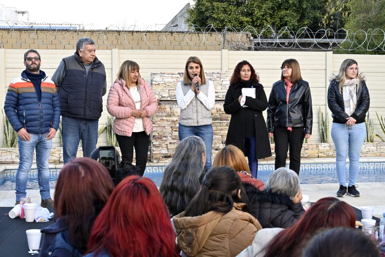Gisela Zamora agasajó a vecinas de El Talar por su servicio