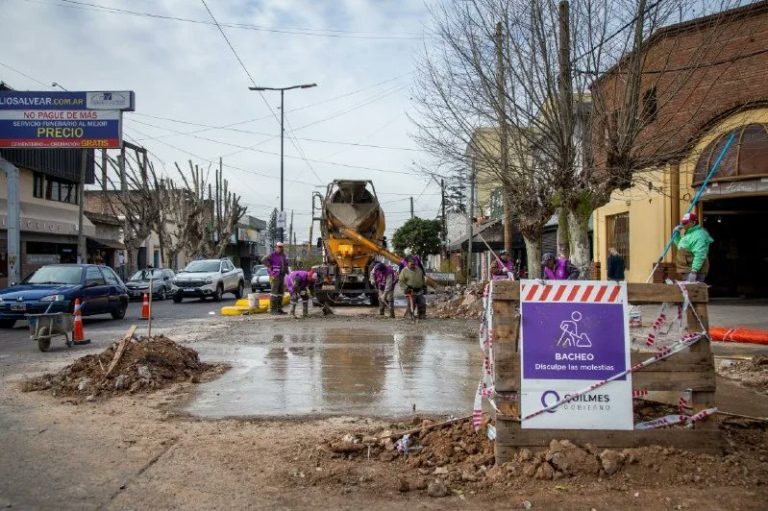 Avanza plan de bacheo en calles de Quilmes