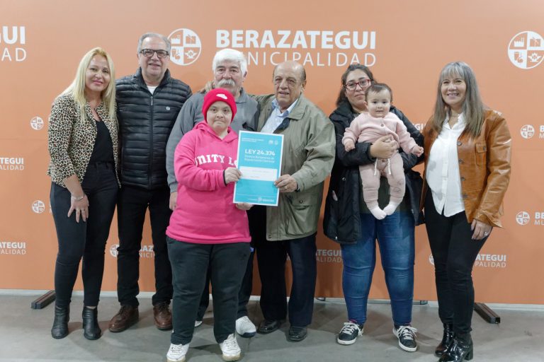 Entregaron escrituras en Berazategui
