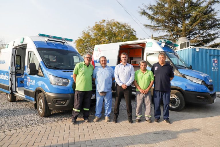 Achával inauguró una Base de Ambulancias en Villa Rosa