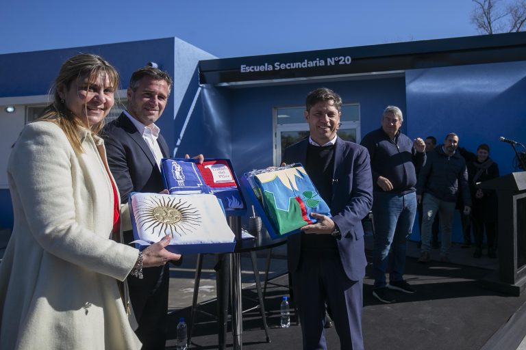Kicillof y Achával inauguraron la Escuela Secundaria Nº 20