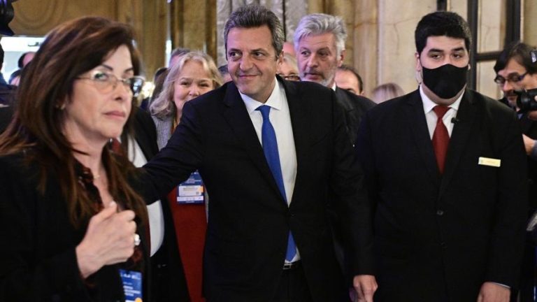 La desocupación cayó al 6,7 por ciento