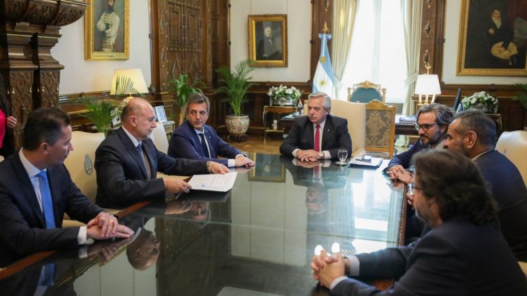 Firman acuerdo para acueducto entre Santa Fe y Córdoba