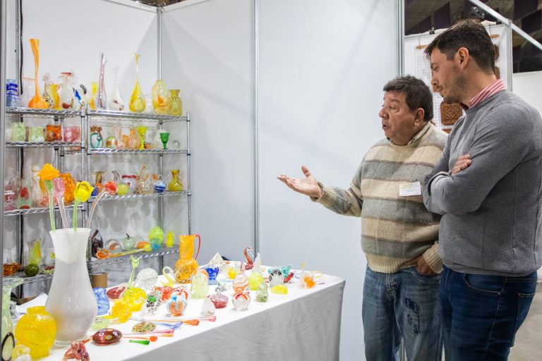Comenzó feria de artesanías en Berazategui