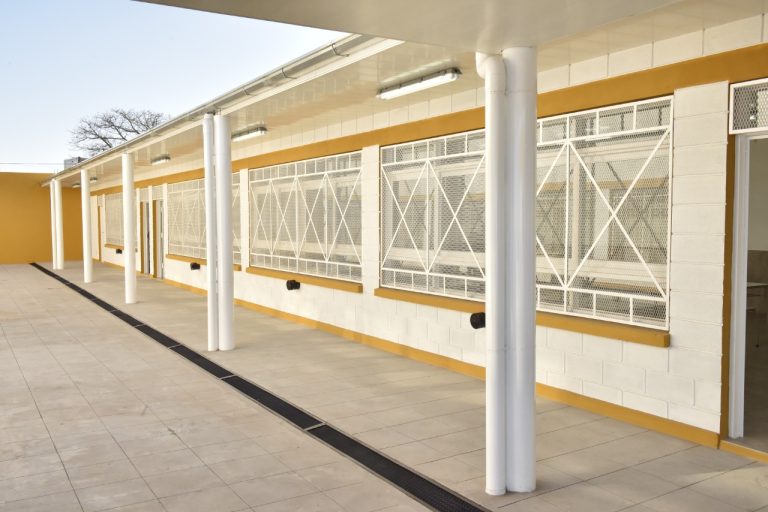 Amplían escuela de Grand Bourg