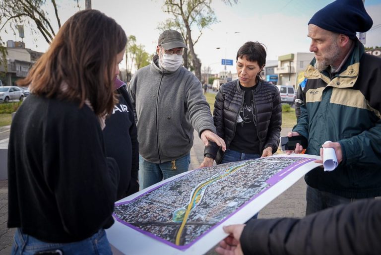 Trabajos de limpieza en el Triángulo de Bernal
