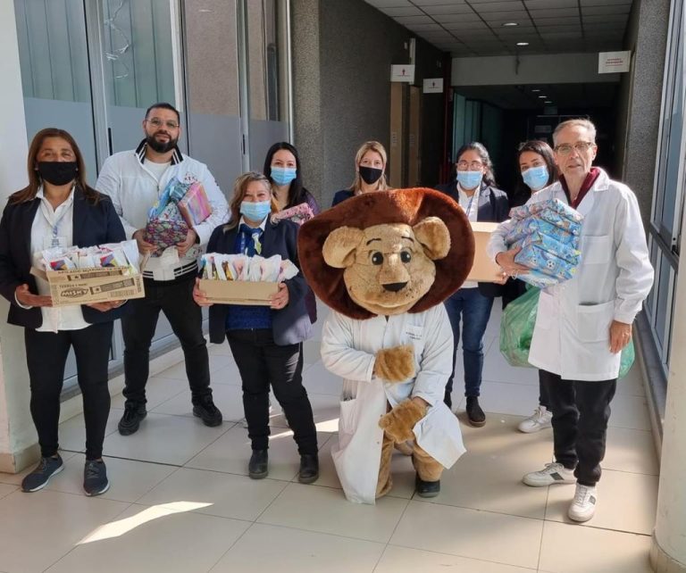 Los chicos que pasaron el Día de la Niñez internados recibieron su regalo en Malvinas Argentinas