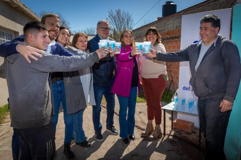 Se habilitó una red de agua potable que va a beneficiar a unos 1.500 vecinos de Ezeiza
