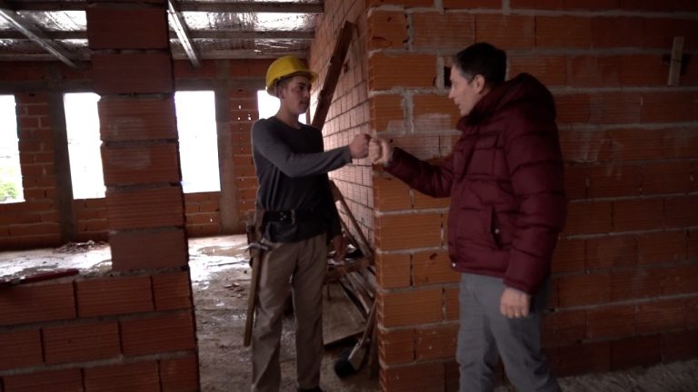 Amplían obras en escuela de Monte Grande Sur