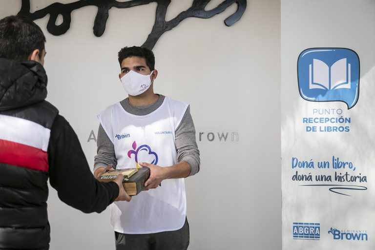Campaña de donación de libros en Almirante Brown