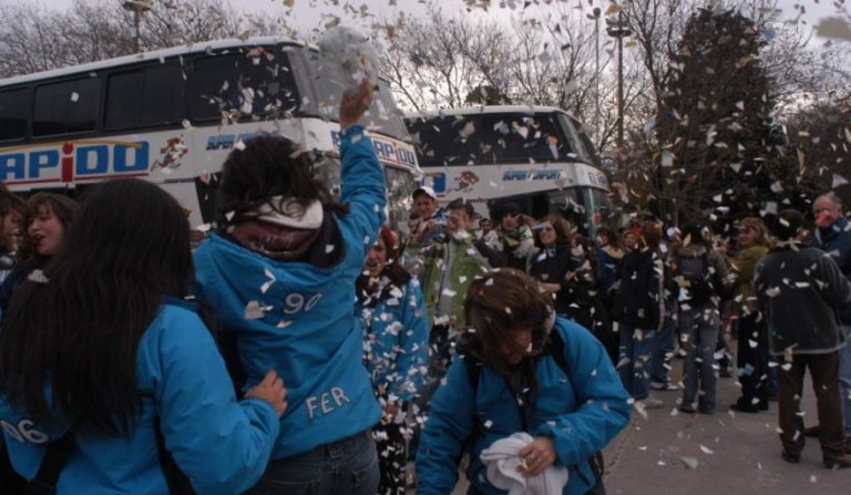 Alumnos del 90% de las escuelas bonaerenses se anotaron en los viajes de egresados gratuitos