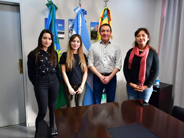 Varela suma médicos de la UNAJ