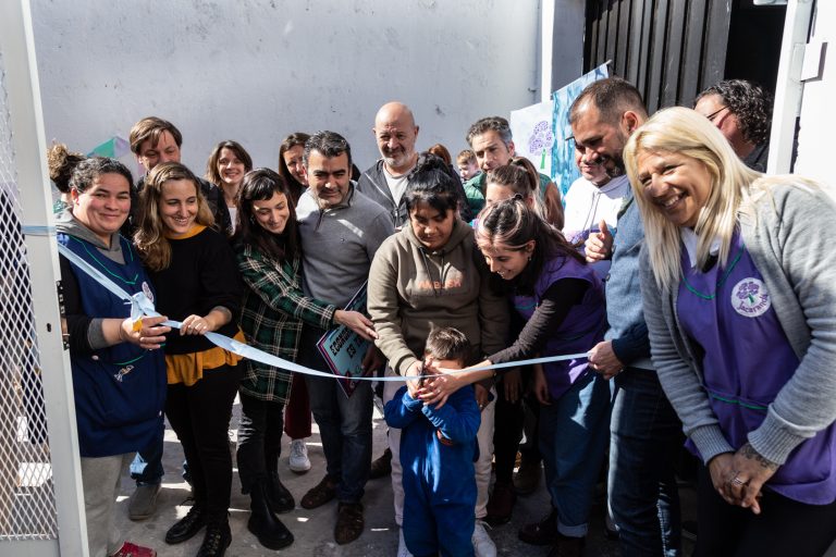 Se inauguró en Villa Martelli el jardín comunitario Jacarandá