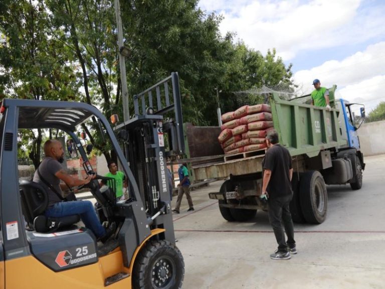Más de 100 instituciones de Lomas de Zamora recibieron materiales de obra en 2022